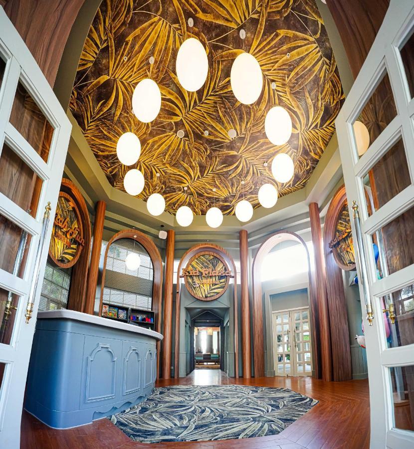 Hualien Farglory Hotel Yanliau Exterior photo Interior of the library