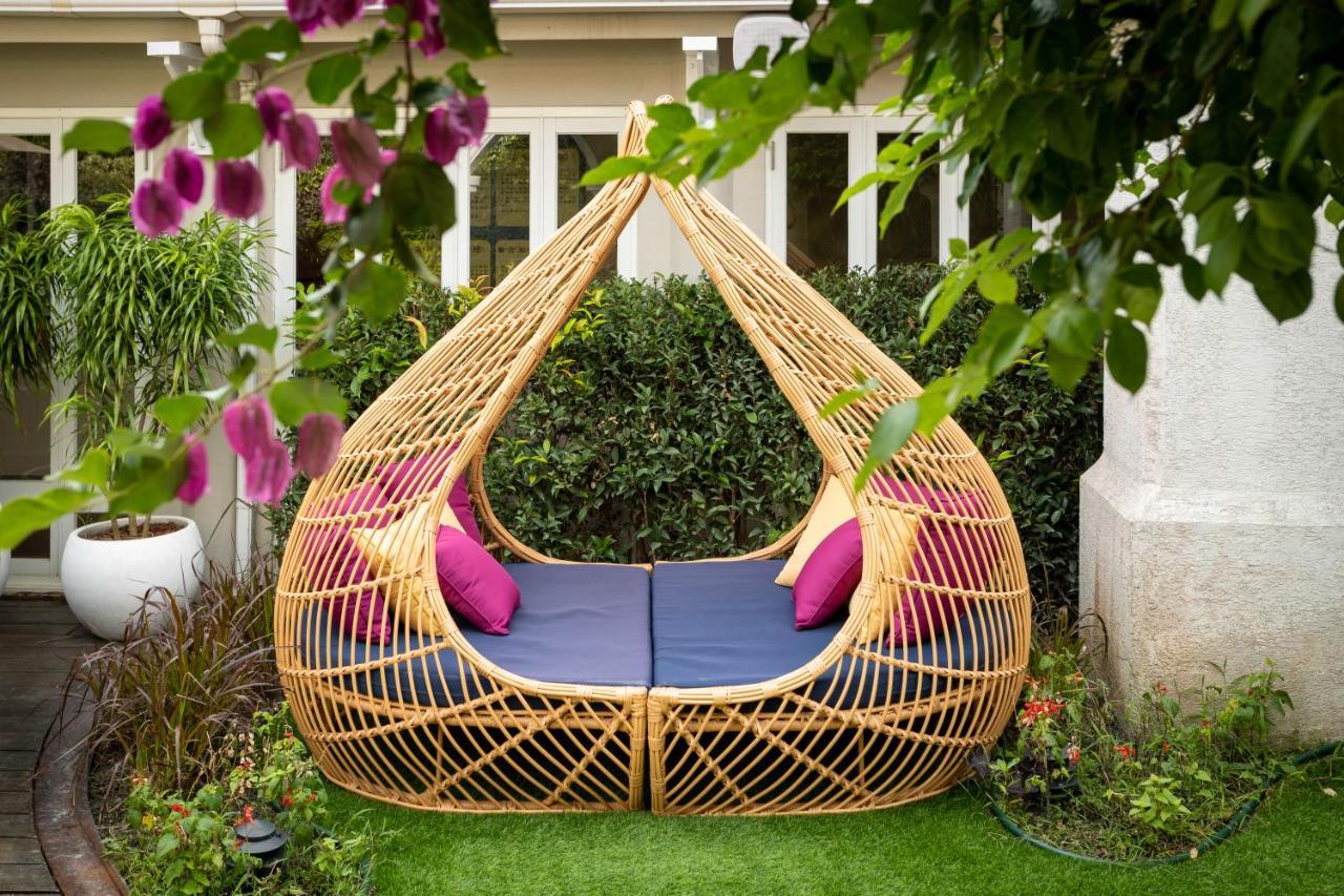 Hualien Farglory Hotel Yanliau Exterior photo A hanging daybed