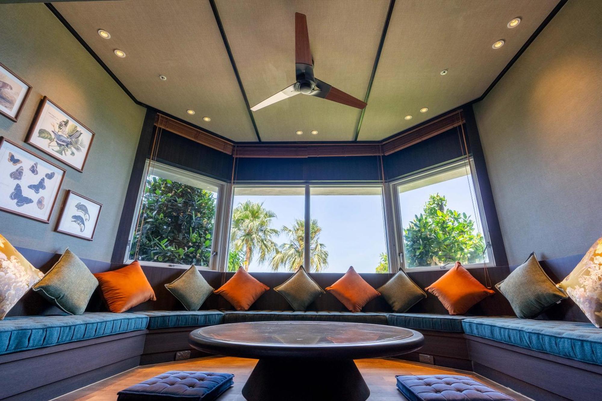 Hualien Farglory Hotel Yanliau Exterior photo A ceiling fan in a hotel